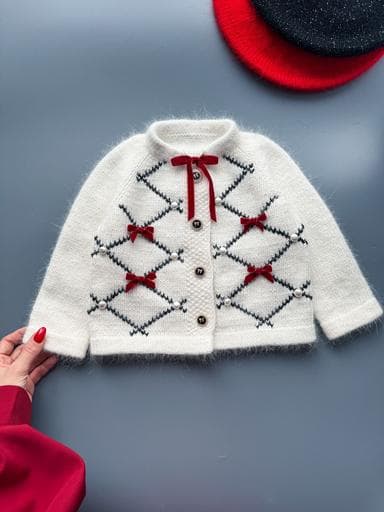 Описание "LUXURY CARDI"
