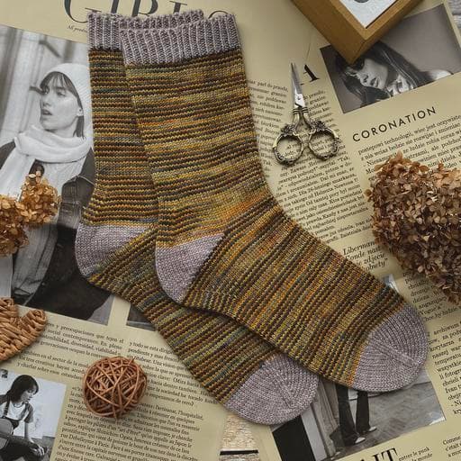 SIMPLE MAY SOCKS от мыска