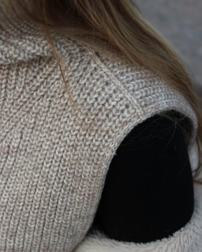 Описание манишки “Winter cozy”